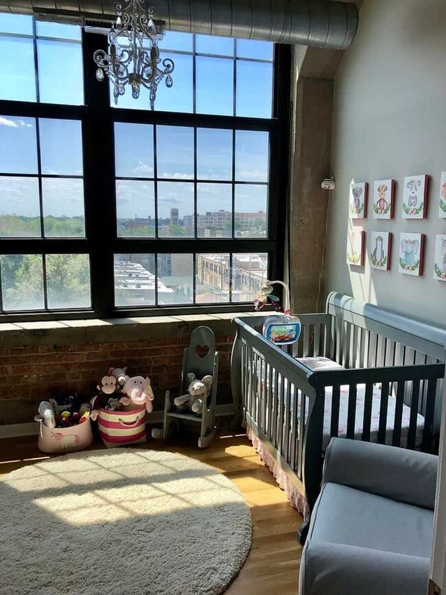 Photo - 3963 W Belmont Ave