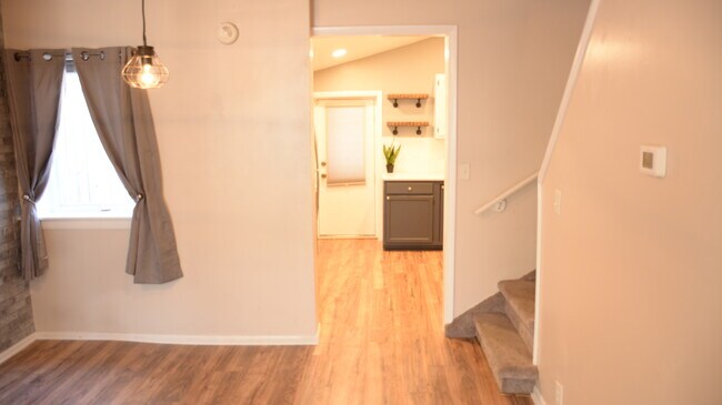 Photo - 1331 Bartine St
