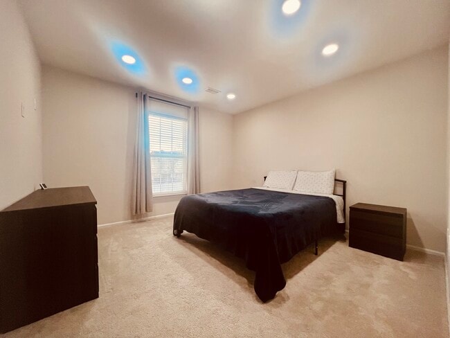 Building Photo - 23 Webb Ct