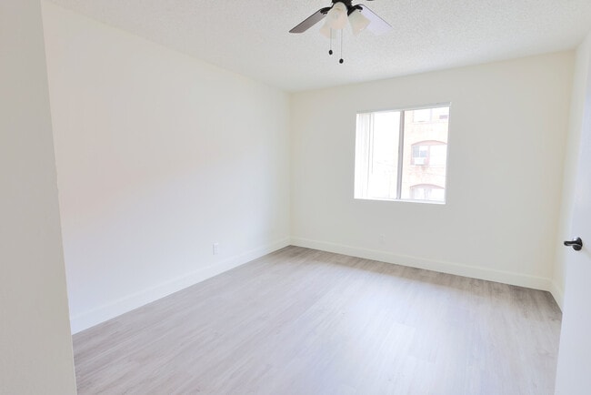 Photo - 734 Catalina S St Unit 11