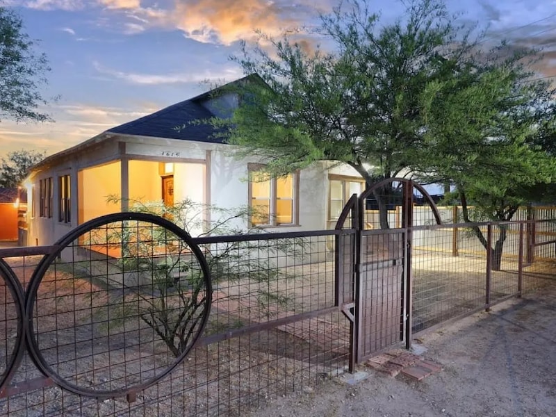 Photo - 1615 N Santa Rita Ave