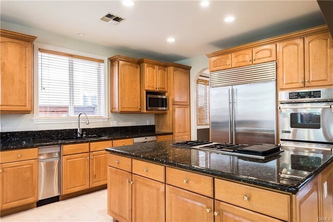 Photo - 1029 33rd St