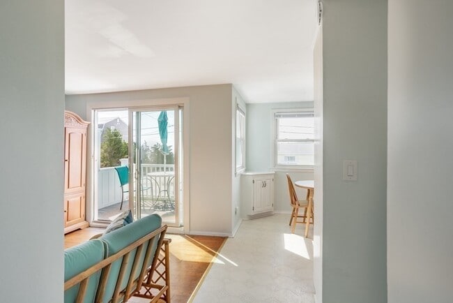 9 Shore Dr