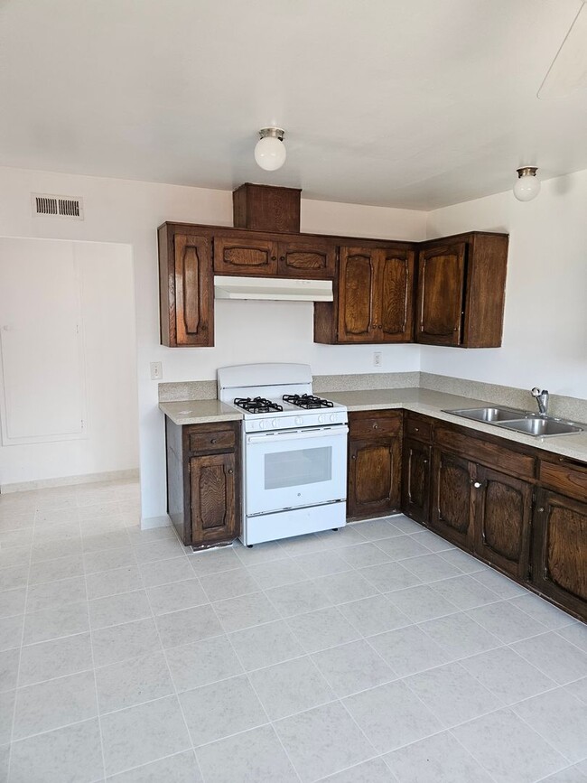Photo - 3 Bed 2 Bath House
