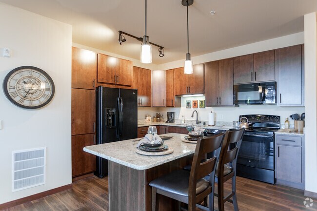 2BR, 2BA - F
