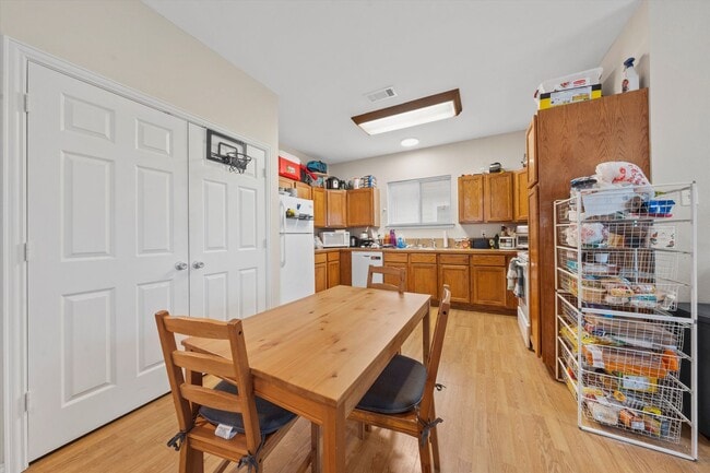 Photo - 1425 James Ave Unidad B