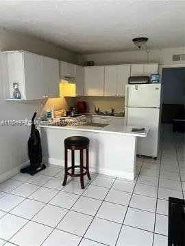 Building Photo - 19720 S Dixie Hwy Unit E2 Rental