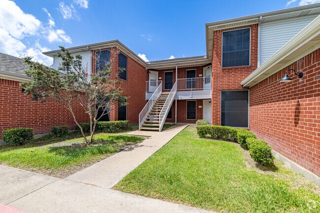 Residences at Bear Creek