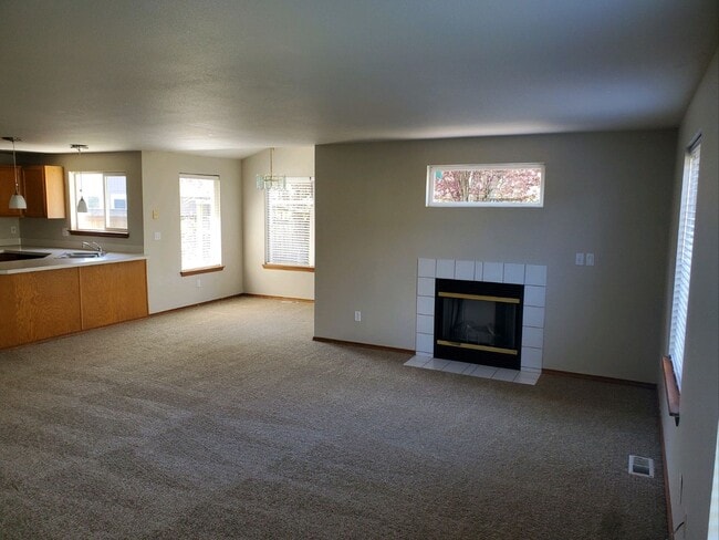 Photo - Beautiful 3 Bed 2.5 Bath in Lacey