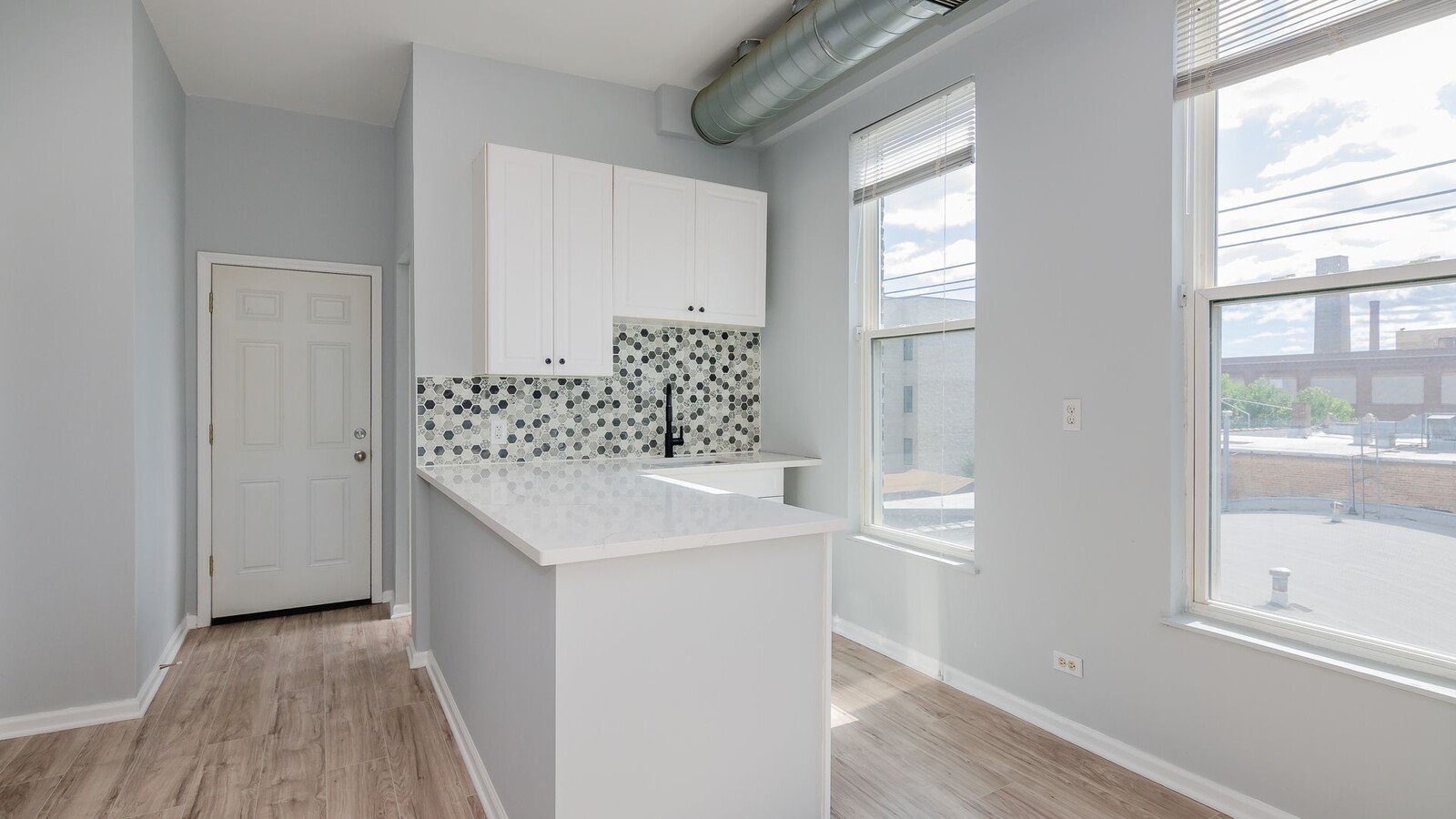 Photo - 815 N Fairfield Ave Unit 815 N Fairfield Ave