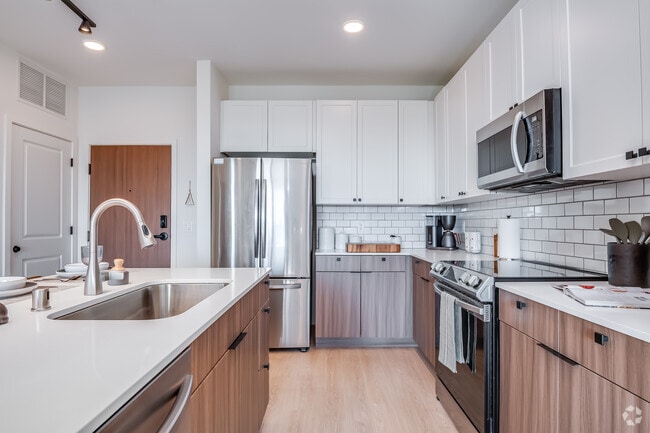2BR, 2BA - 1,142SF - Kitchen