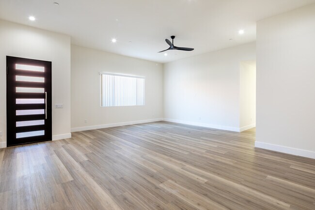 13680 Mark Dr