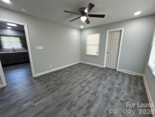 5006 Myers Rd