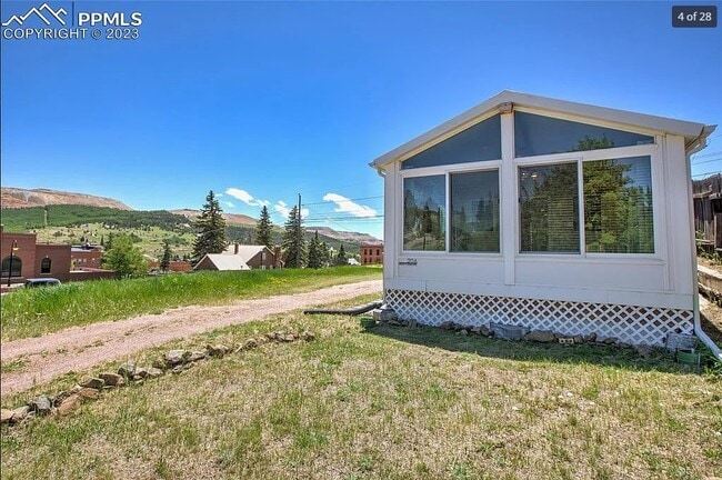 Photo - 206 W Carr Ave