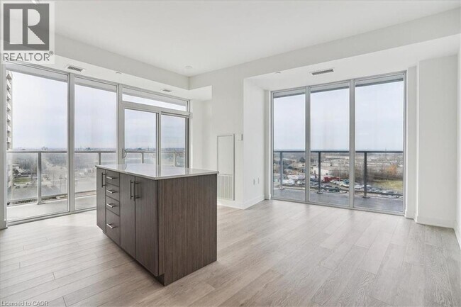 Photo - 2782 Barton St E Unité 707