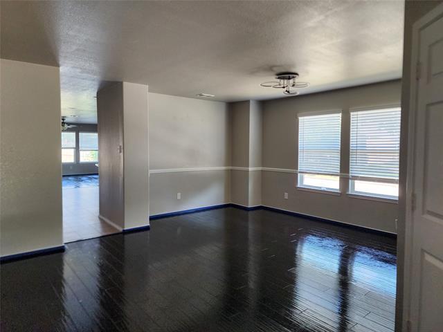 Photo - 700 Swan Dr