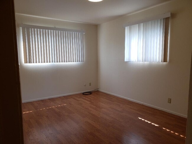 suelo laminado de dormitorio - 720 Rancheria Dr Unidad C