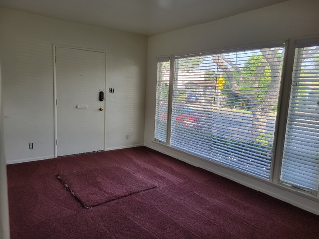 Building Photo - 520 E Hyde Park Pl Rental