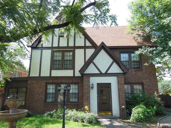 Photo - 208 W Phillips St Condo