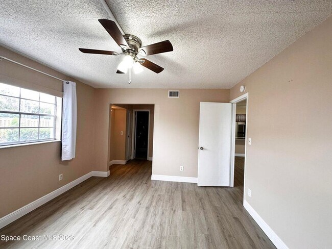 Photo - 1005 Knox Mcrae Drive C-116