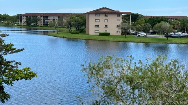 Building Photo - 1001 SW 141st Ave Unit 311K