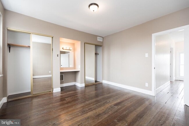 Building Photo - 2322 Memphis St Rental