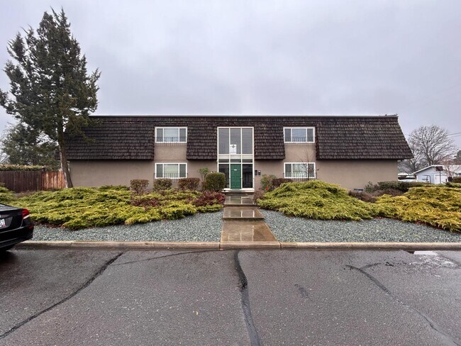 Photo - 225 N 8th St