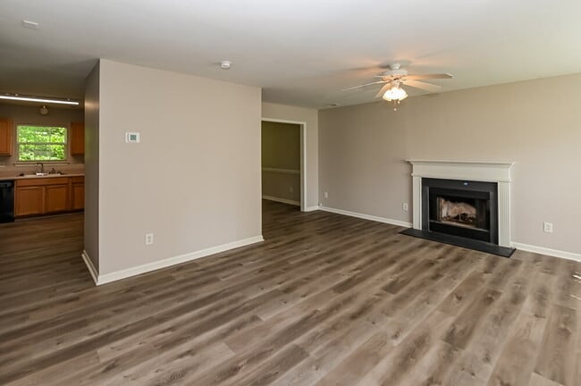 Photo - 1554 Kindred Cir NW