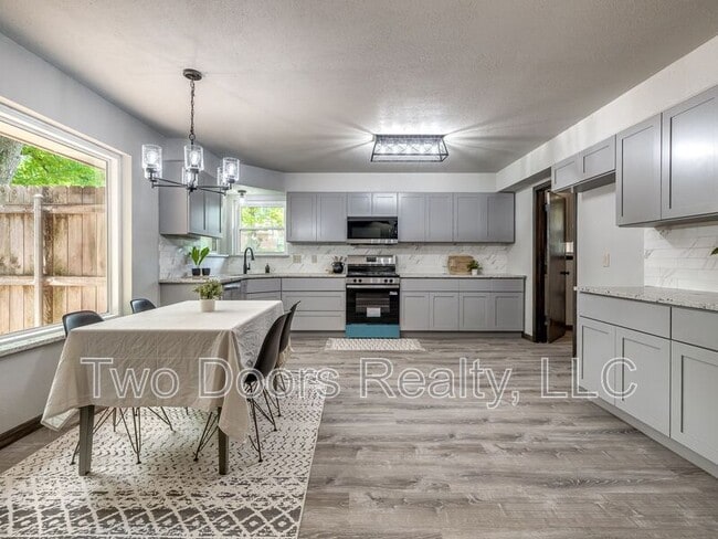 Photo - 1908 E Willow Creek Terrace