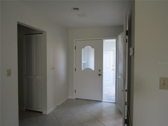 Photo - 3010 Ringwood Meadow