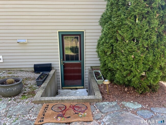 Photo - 15 Oak Hill Dr