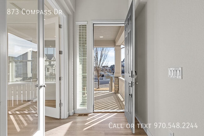 Photo - 873 Compass Dr