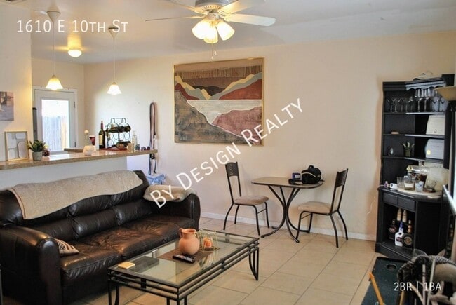 Updated 2 Bedroom 1 Bath - Quick Walk/Bike... - Updated 2 Bedroom 1 Bath - Quick Walk/Bike... Townhome