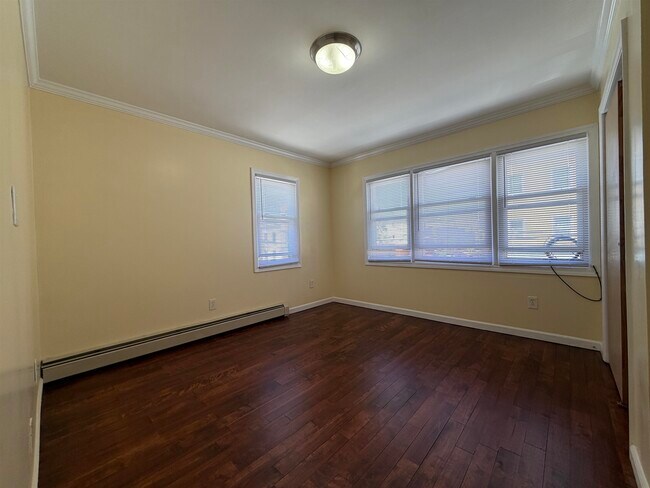 Photo - 77 Hutton St Unit 4