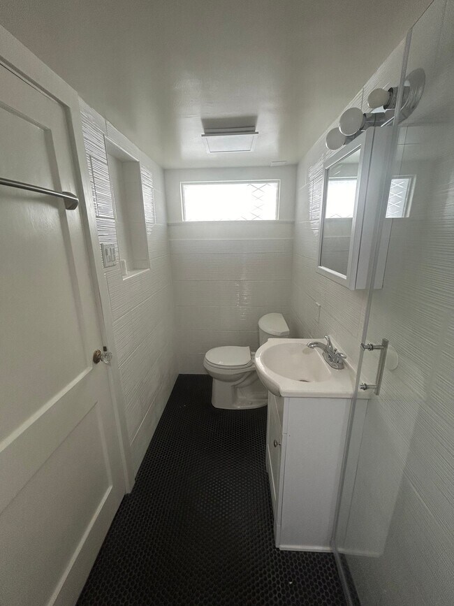 1007 Broadway St Unit D