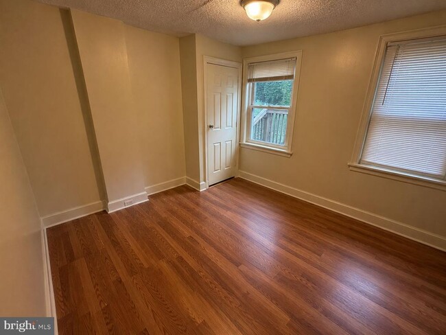 Photo - 26 W Union St