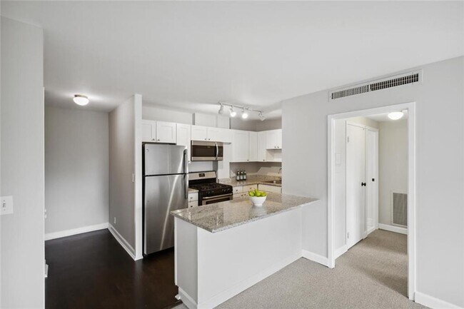 Photo - 2285 Peachtree Rd NE Unit 904