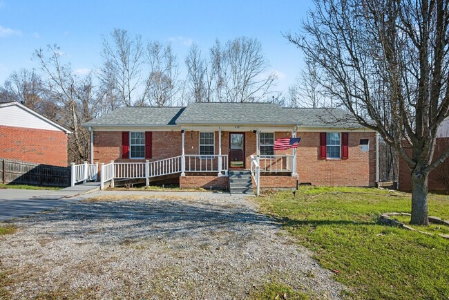 Building Photo - Spacious 3 Bedroom Home in Ashland City!