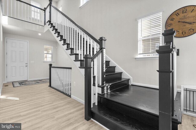 Photo - 68 SNOWDROP Dr