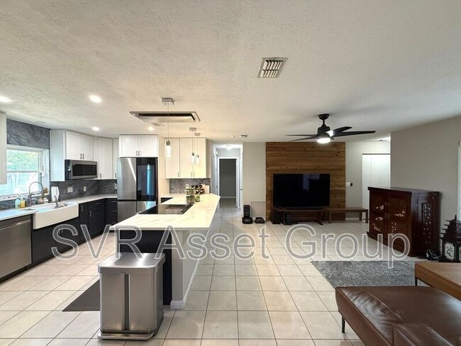 Photo - 432 Helmsman Ln