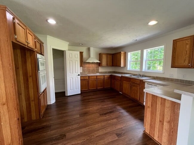 Photo - Renovated 4 Bedroom 2 Bath Home for Rent!
