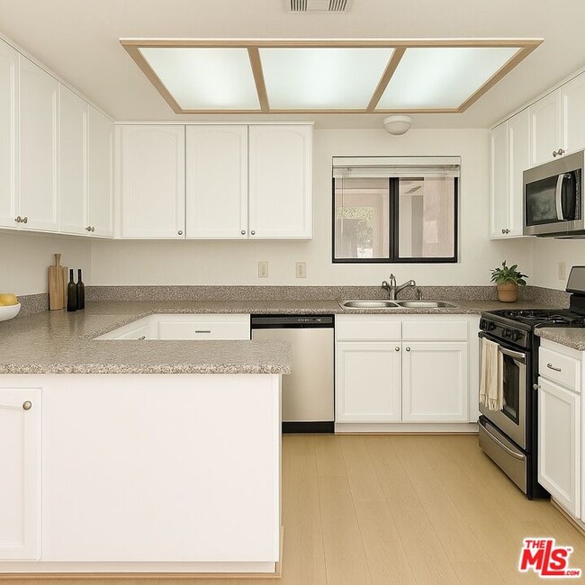 27205 Avenida Quintana