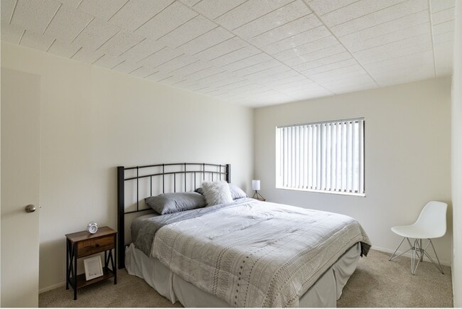 2 BR, 1 BA - Remodeled Master Bedroom