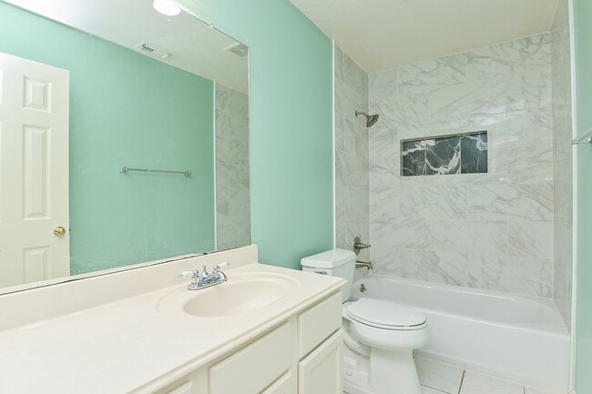 Photo - 12227 Meadowglen Dr