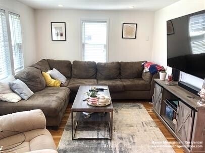 Building Photo - 177 Faneuil St Unit 1 Rental