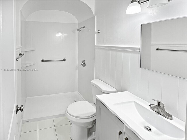 Photo - 1834 Harding St Unidad 1