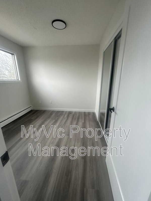 Photo - 11919-11101 101 St NW Unit One Bed