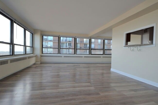 Building Photo - 4180.2 N Marine Dr Unit 4180-1405 Rental