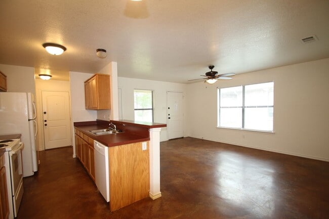 Photo - 8024-8026 W Elizabeth Ln Unit 8026