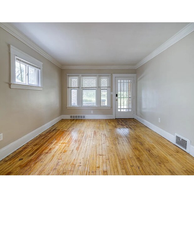 Photo - 12401 Parkhill Ave Unidad Lower